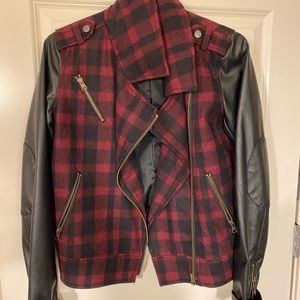 Cute checkered print jacket!